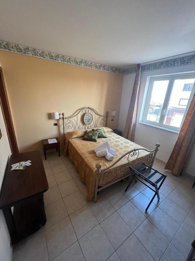 Carlo V - Holiday Rooms Porto Empedocle Exterior foto