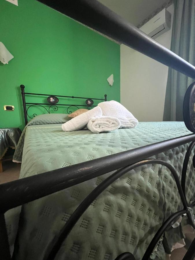 Carlo V - Holiday Rooms Porto Empedocle Exterior foto