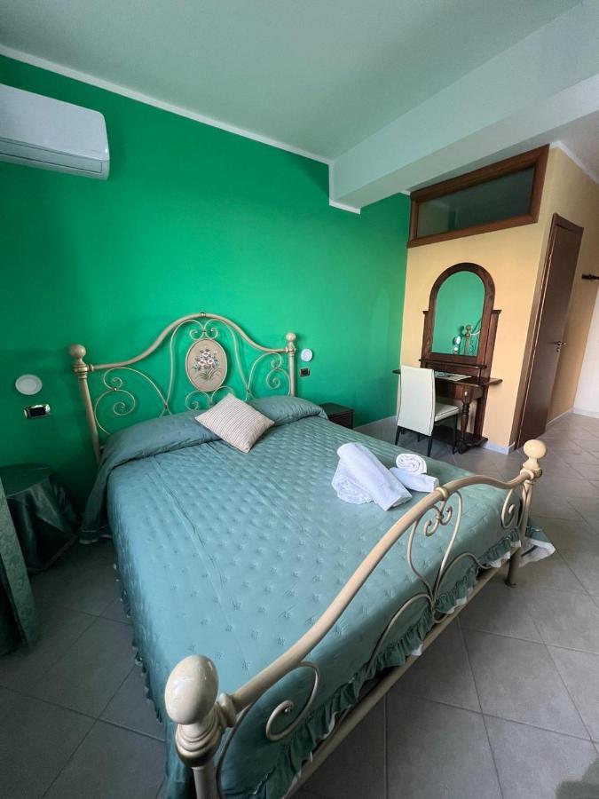 Carlo V - Holiday Rooms Porto Empedocle Exterior foto