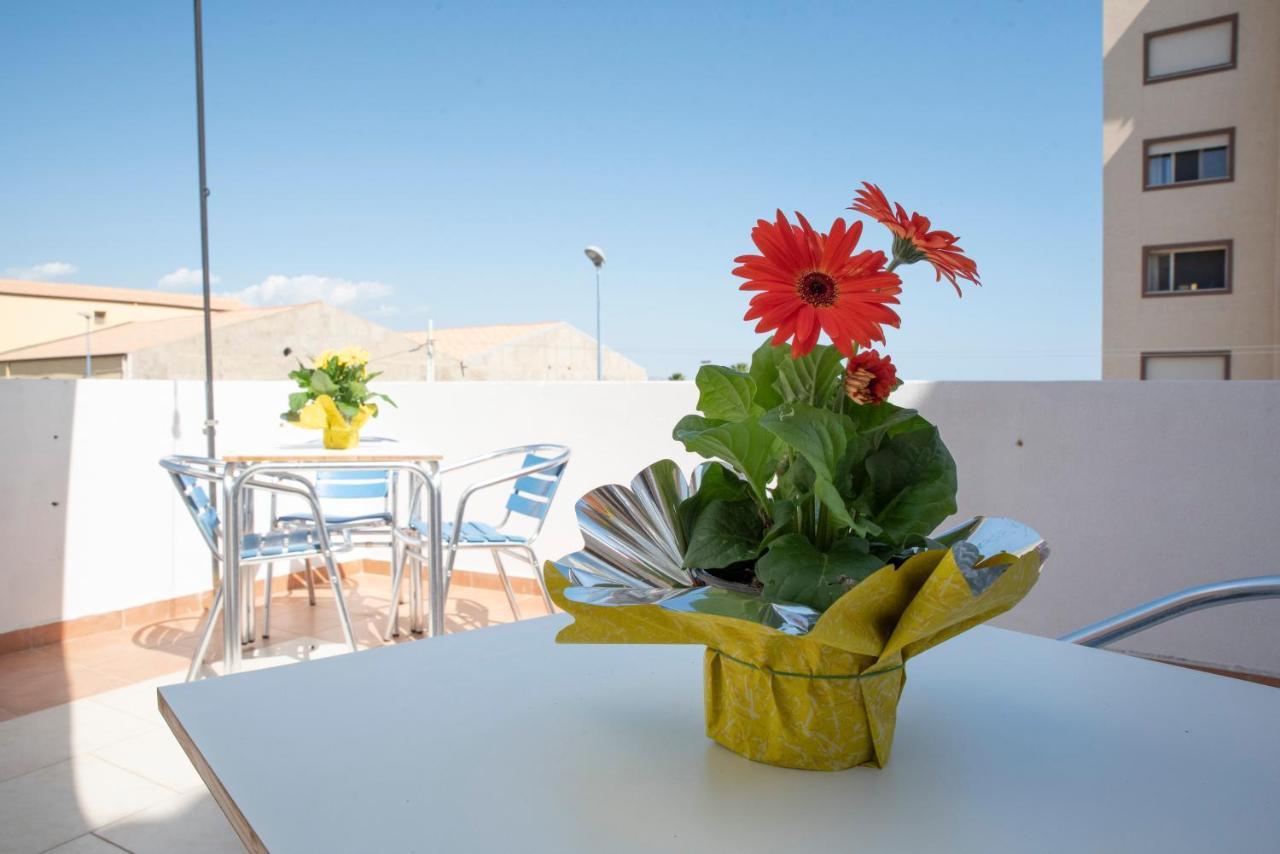 Carlo V - Holiday Rooms Porto Empedocle Exterior foto