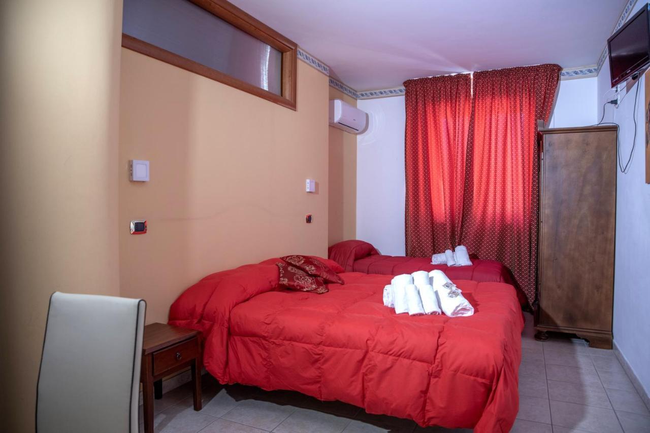 Carlo V - Holiday Rooms Porto Empedocle Exterior foto
